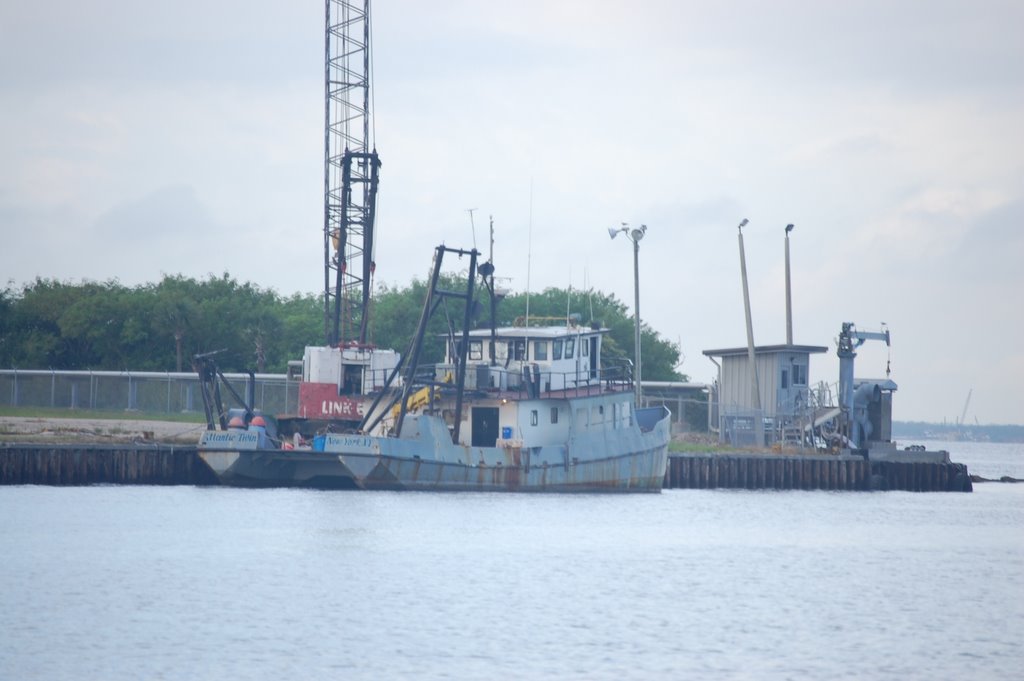 M/V Atlantic Twin moored @ Rattlesnake Point by CMCarroll