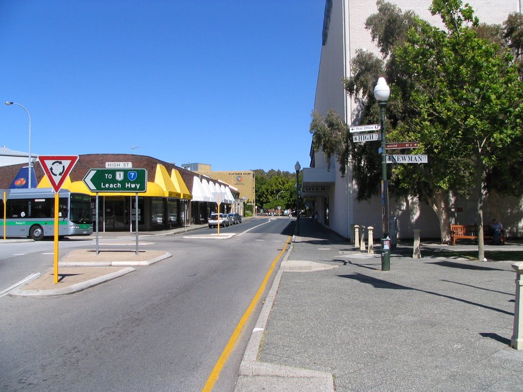 Towards Queen Street looking SE by Wibo Hoekstra