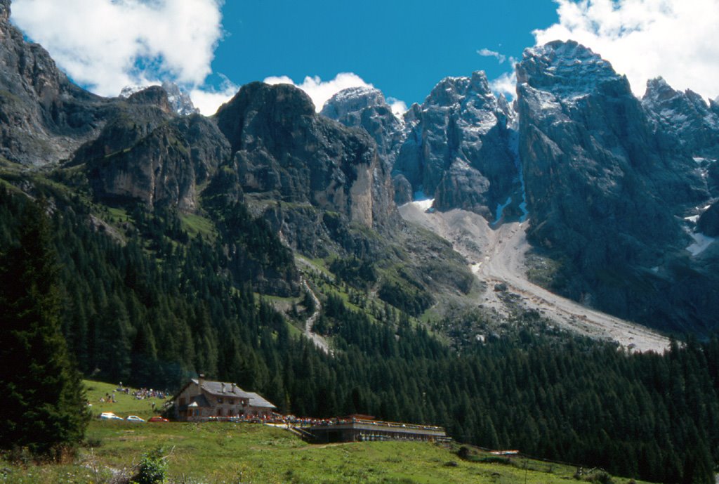 La Malga Venegiota e le Pale di San Martino by Alessandro Paccagnin…