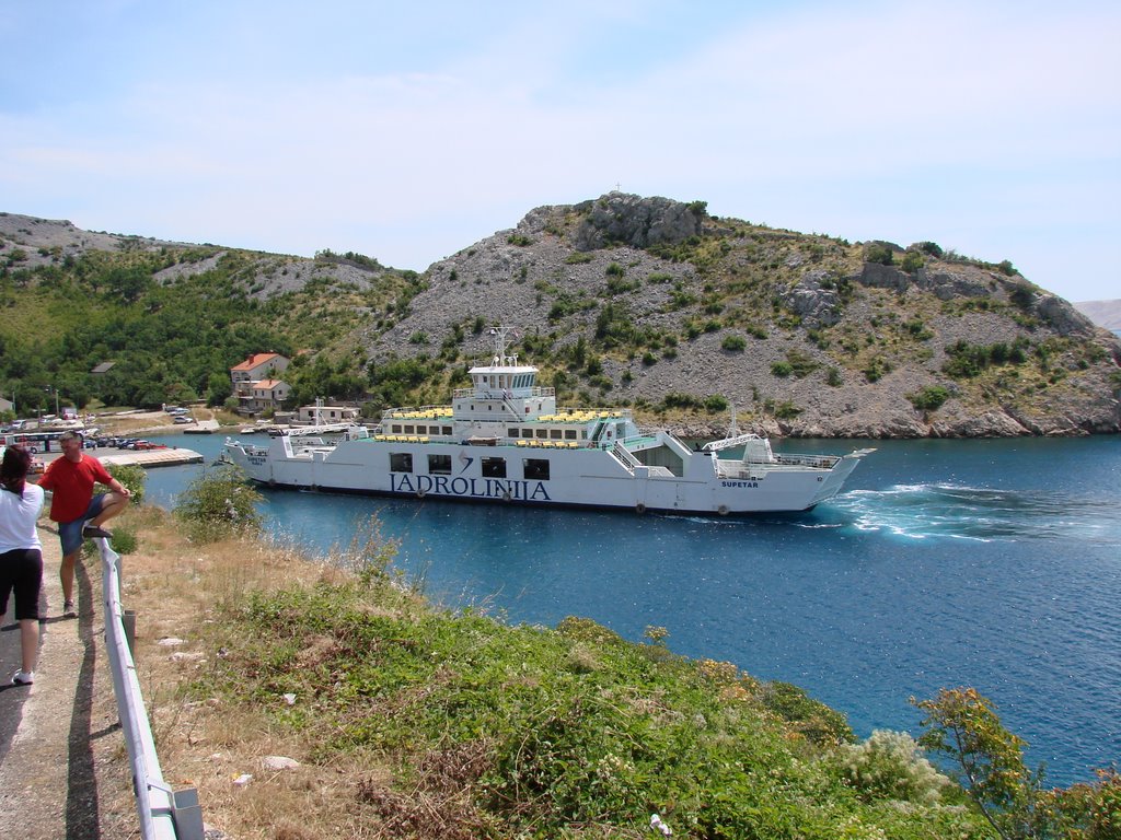 The ferry from Senj to Pag by Navntoft