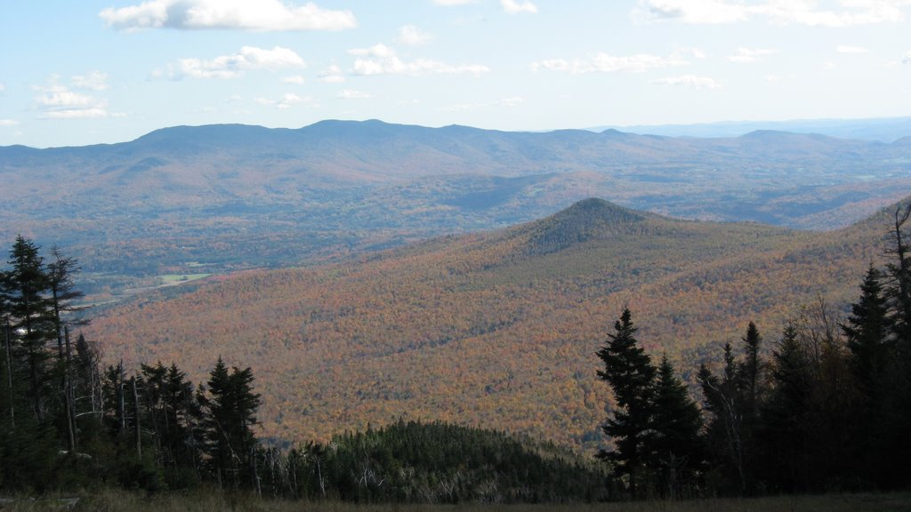 Looking south from Mt. Mansfield by bladerunner3a