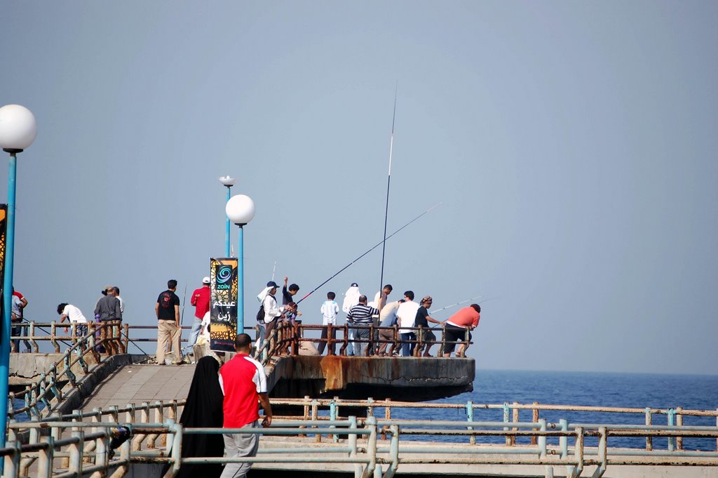 Fishing Platform Corniche Road - Jeddah Red Sea Coast by pedro penduko