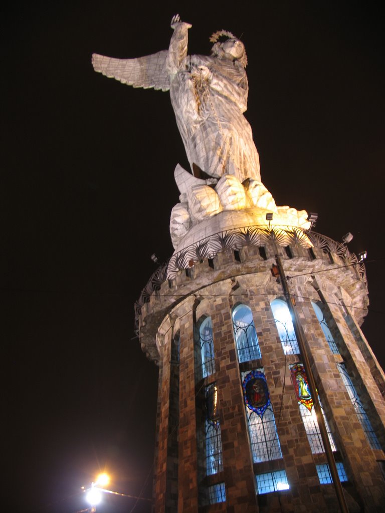 La vierge du panecillo by Dersou1