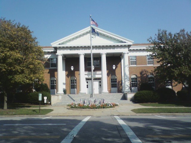 Medina County Court House by woegiroux