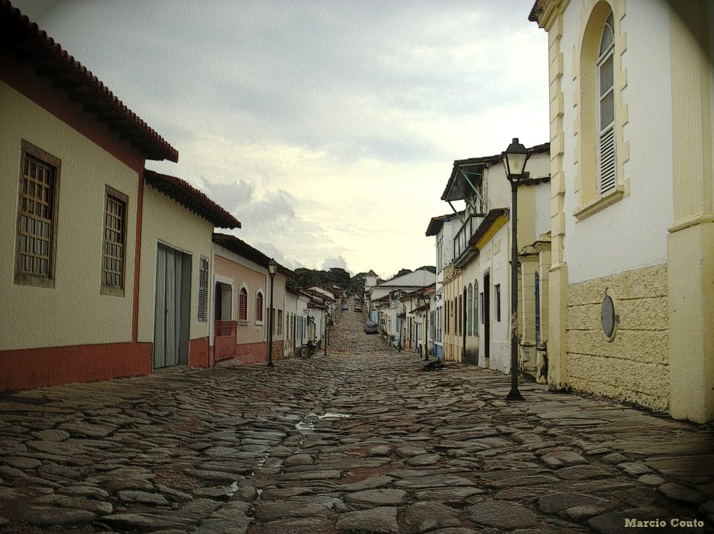 Outra Rua de Goiás - à direita o Forum by Marcio A. Couto