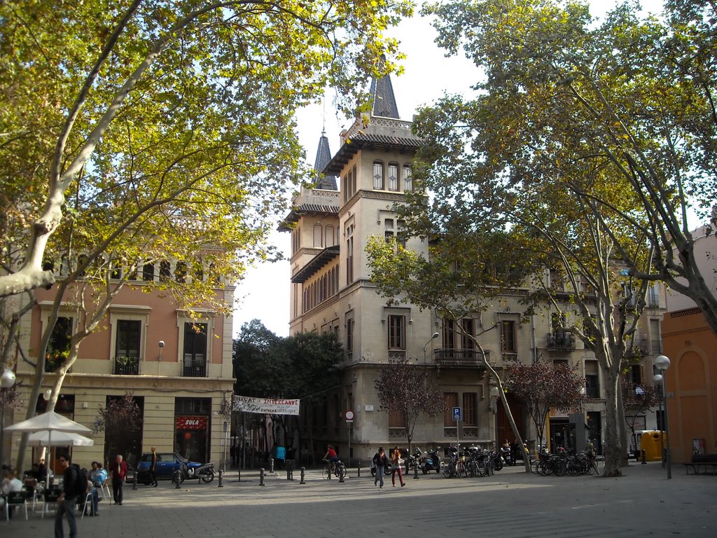 Plaça de la Virreina, Gràcia, Barcelona by henrivandeputte