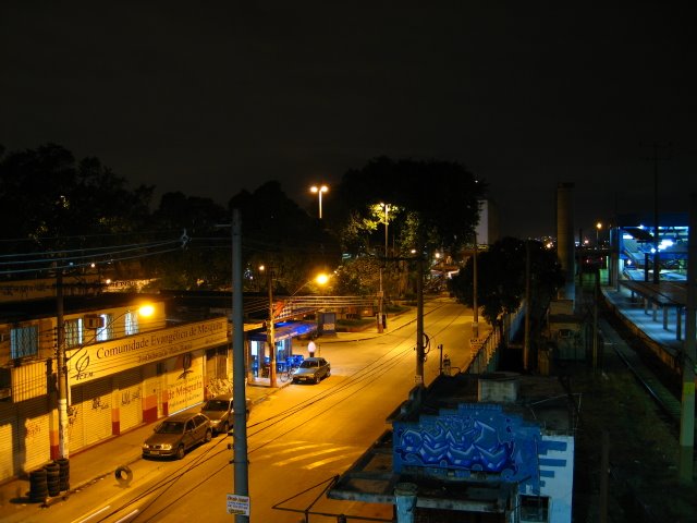 Avenida Bra. Mesquita a noite, vista do viaduto - Mesquita - RJ by Erick Aniszewski