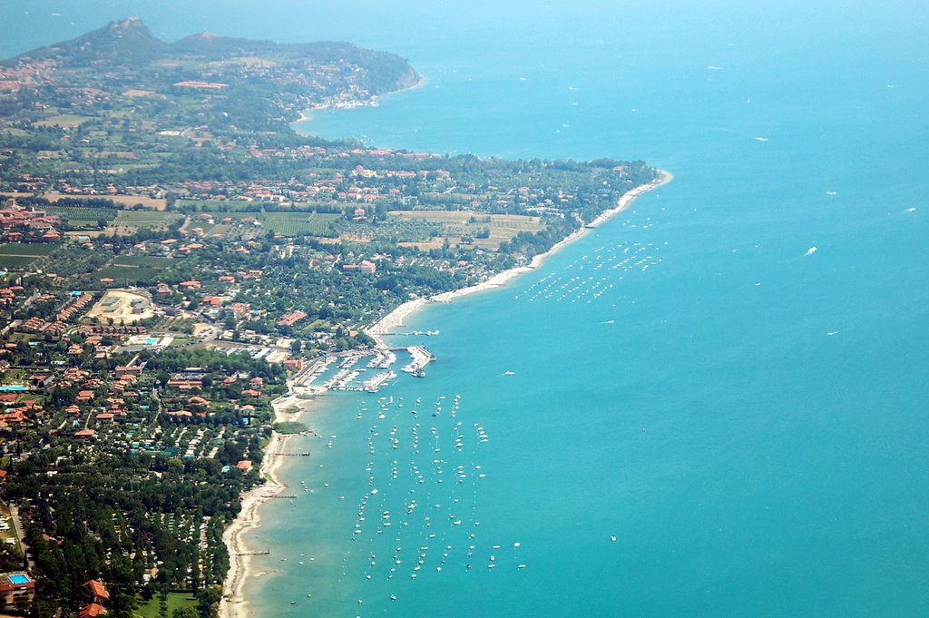 In volo su Desenzano by Luigi I-MOLA