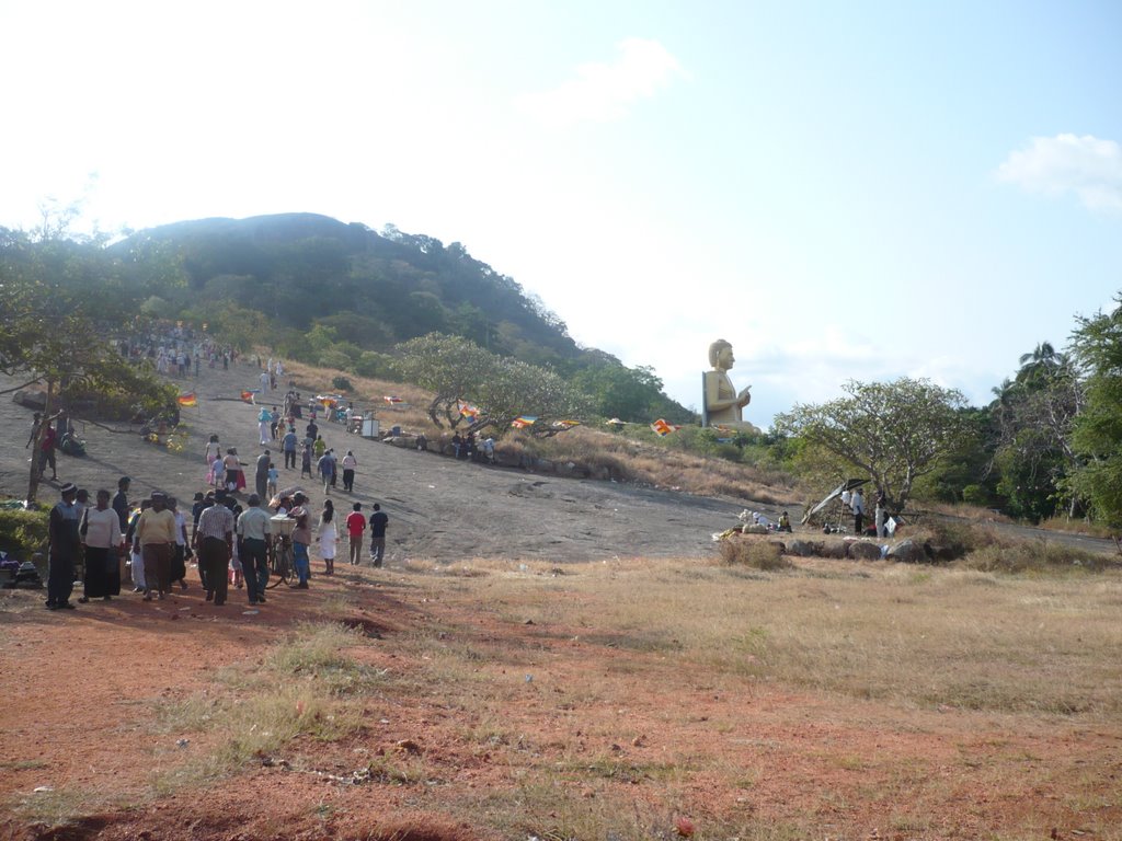 Dambulla Temple (දඹුලු විහාරය) by Palitha Athukorala