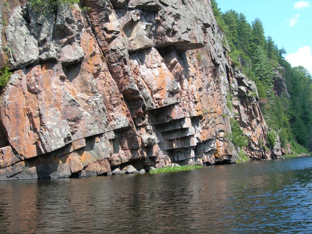 Parc Algonquin Canyon by Blaise B