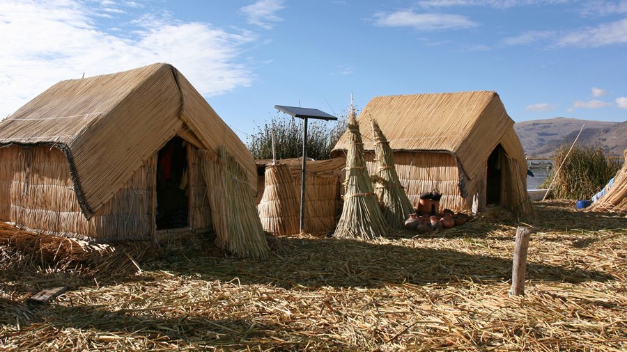 Av Uros Chulluni, Peru by Banja-Frans Mulder