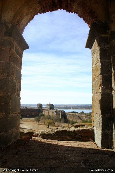 Castelo de Mourão, Torre Entrada by Photo Flavio Oliveir…