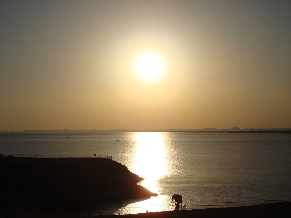 Sunrise @ Lake Nasser as seen from Abu simbel by ppreetha