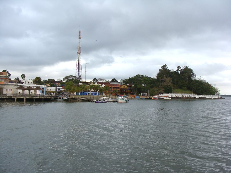 Porto de Guaraqueçaba. by Plinio Fasolo