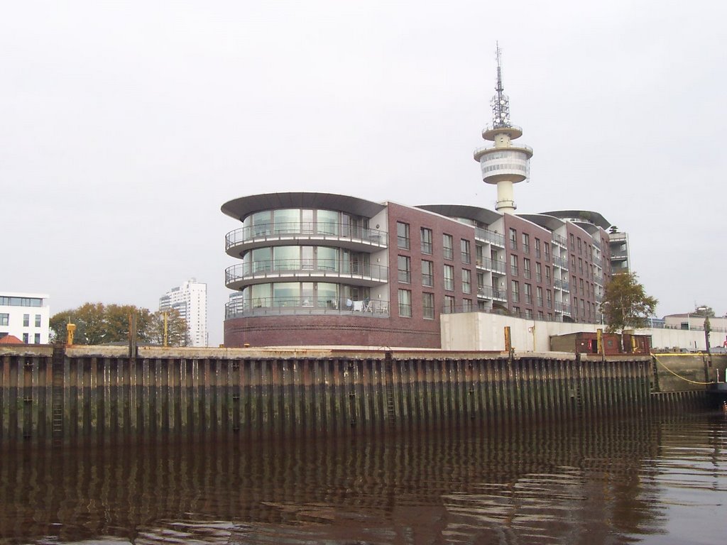 Wohnhaus direkt im Hafen by A.Schnabel