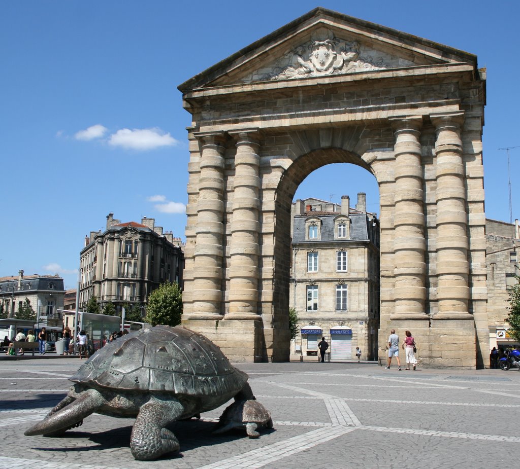 Place de la Victoire, Bordeaux by Crawl77