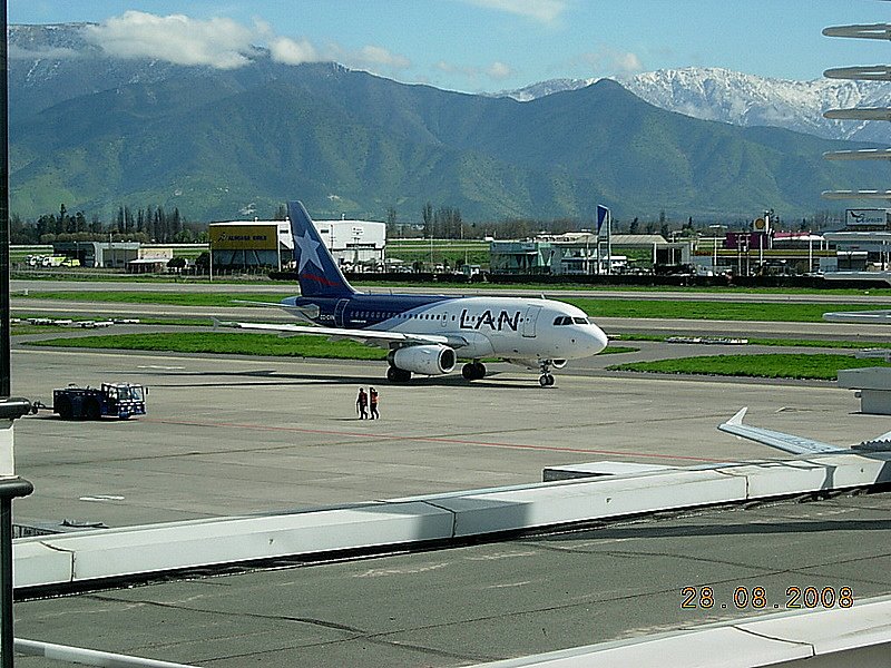 Aeropuerto Arturo Merino Benítez CHILE by JuanContrerasS