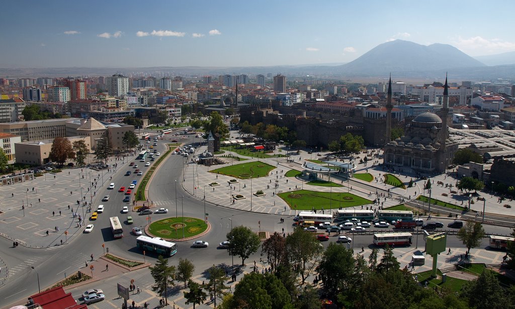 Republic Square-Kayseri, Turkey by omeryagiz