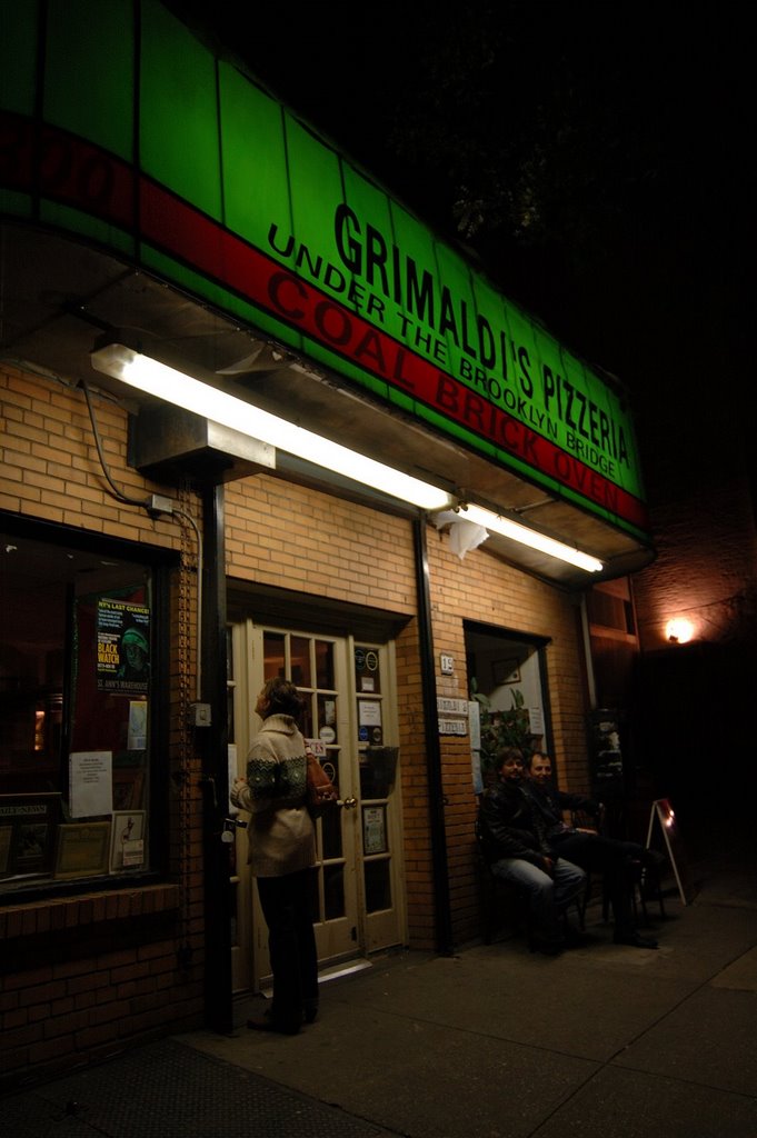 Grimaldi's Pizzeria by NateG