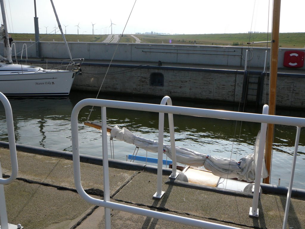 Sluis (naviduct) Enkhuizen by orisj1