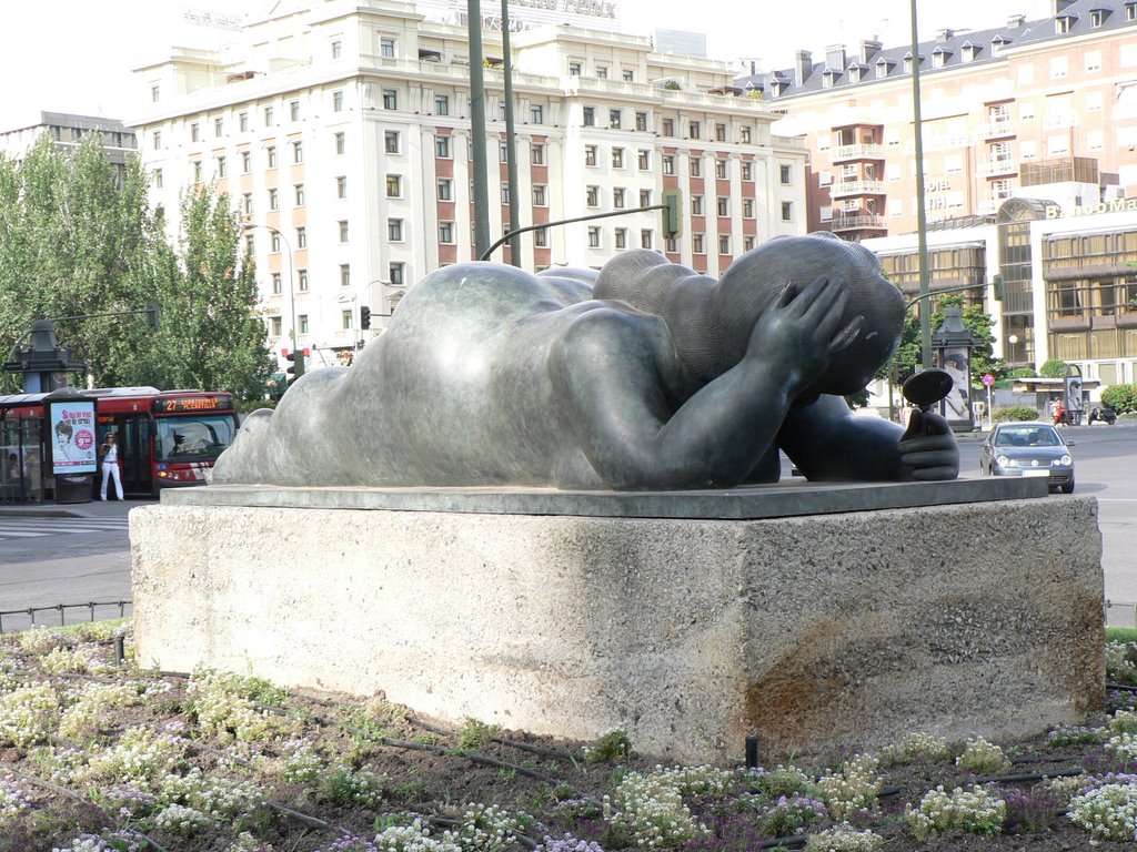 Estatua de Botero en Colón by Pablo Vacas