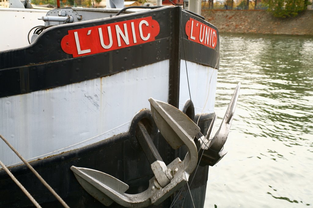 L'Unic by Héres