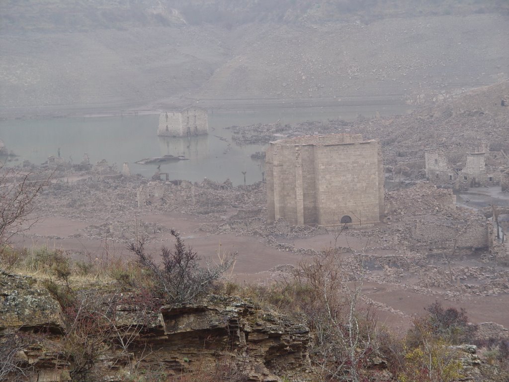 Pantano de Mansilla de la Sierra en época de sequia by pacajudez