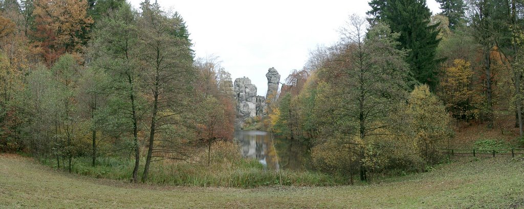 Externsteine im Herbst (Panorama) by GolfOWL