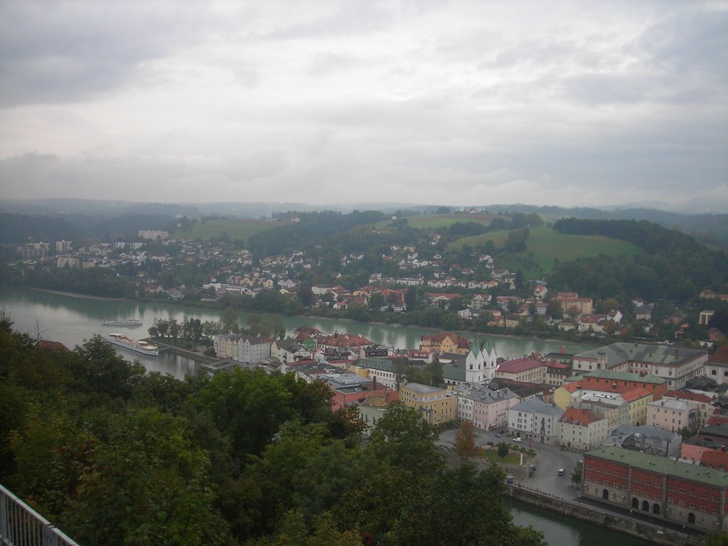 Panorama di Passau sulla confluenza del lInn l'Ilz e il Danubio by Adriana.A.