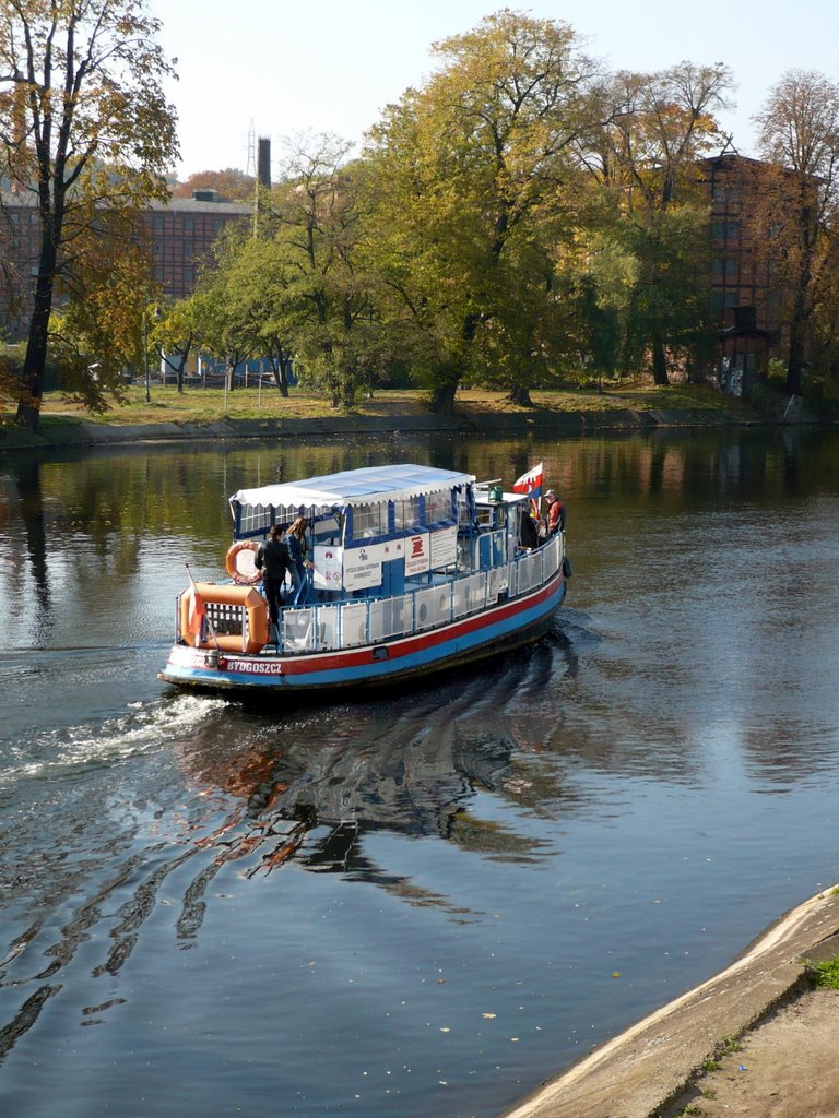 The Water Tram - Tramwaj wodny by Piotr Melkowski