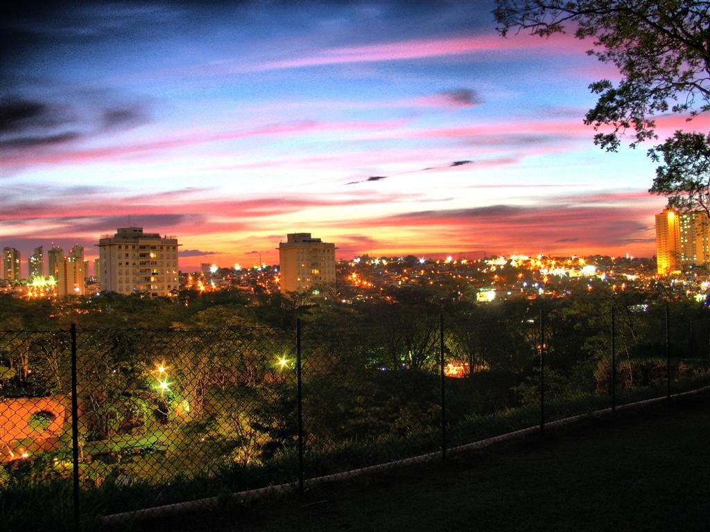 Pôr do Sol, Parque Curupira, Ribeirão Preto, SP by AALegs