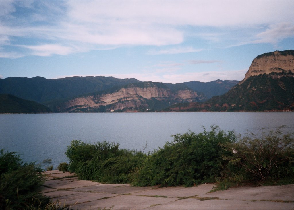 Vista a la Usina - Camping Guanaquitos - Departamento de La Viña by José Luis Fernández