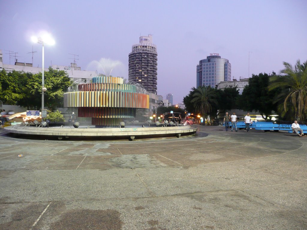 Dizengoff sq. by Мik А