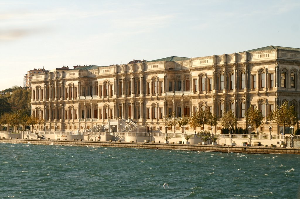 Çırağan Sarayı (Çırağan Palace in İstanbul) by Burak K