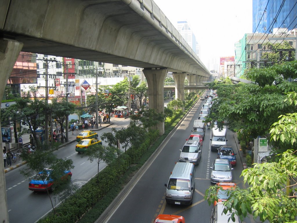 Sukhumvit Road - Bangkok by Didi