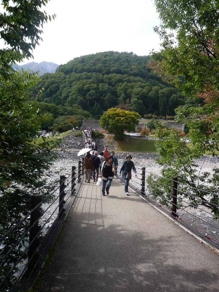 おもいで橋 Omiode Bridge , Shirakawa Village by 樋口友克