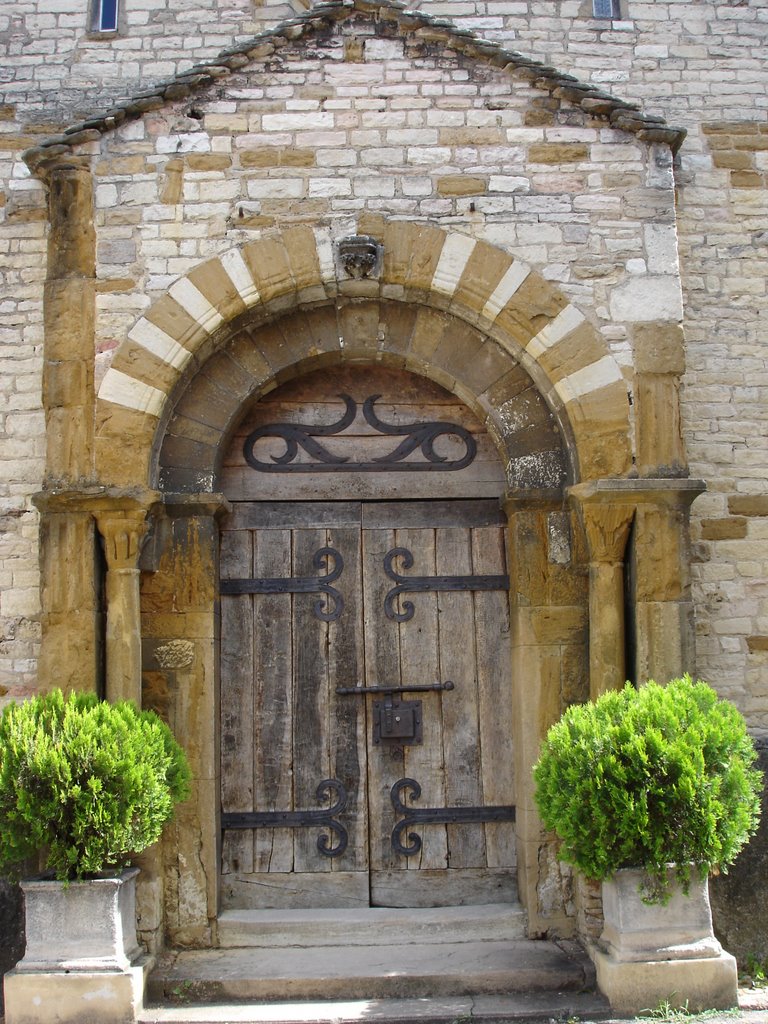 Tournus, Door of a old Church in the oldtown (lei) by U. Leibundgut (CH)