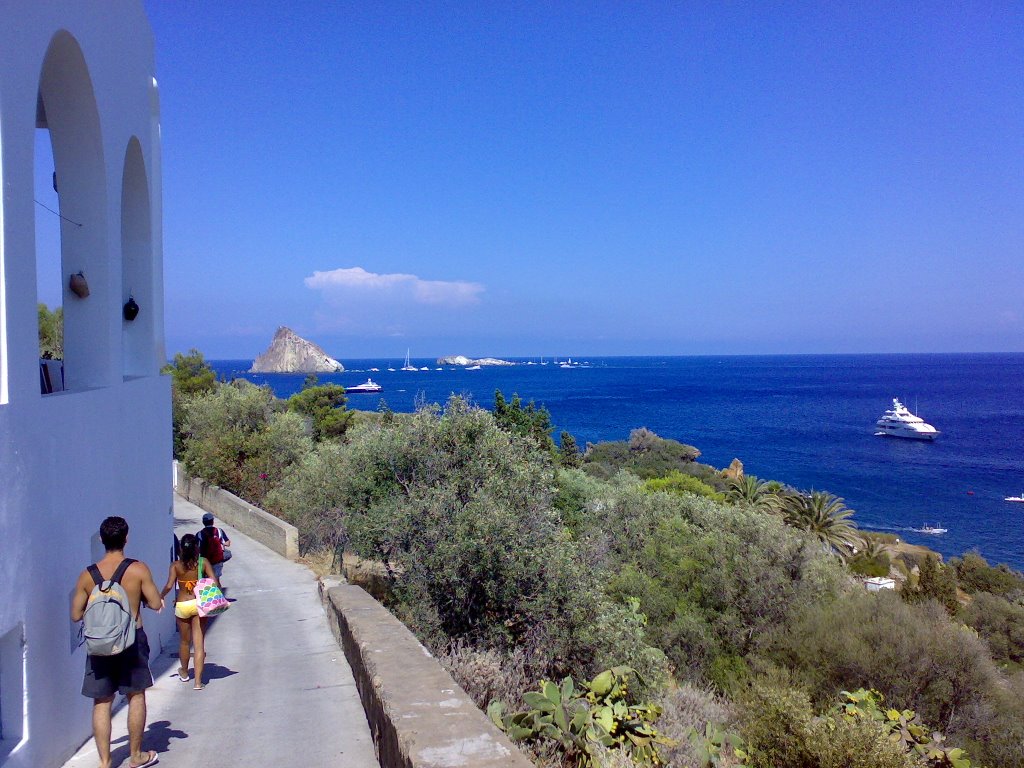 Vista sugli isolotti - Panarea 03/08/2008 by Sebastiano Aliquò