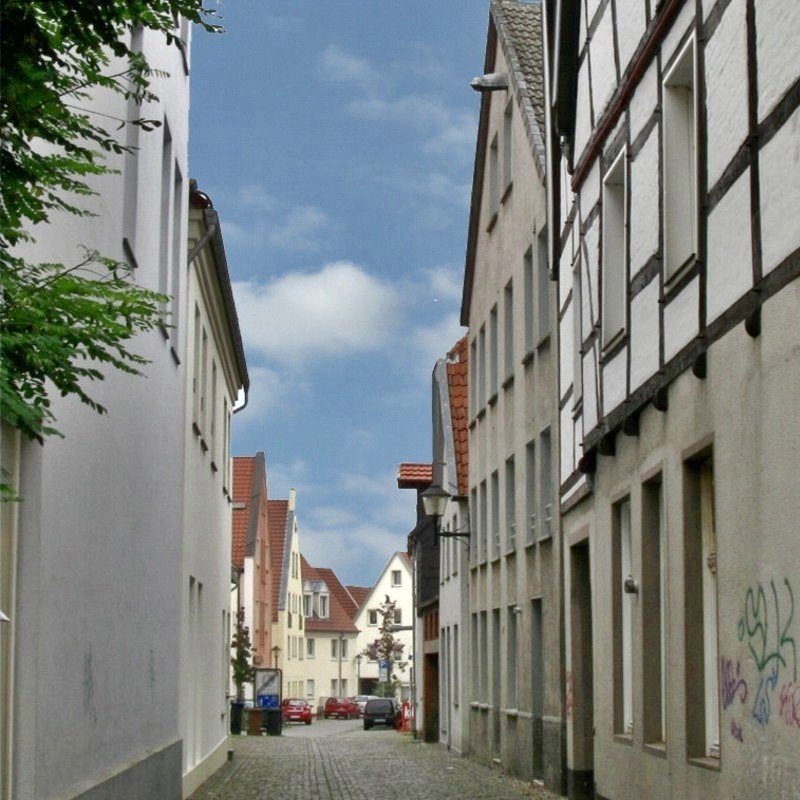 Schmale Gasse by Willem von Gennerich