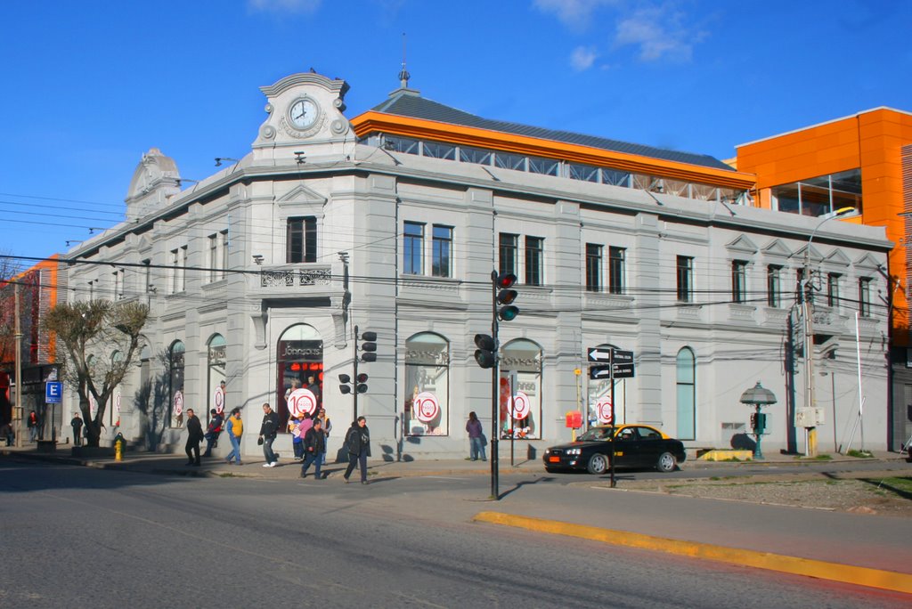 Ex-edificio Municipal by Bernardo Balbontin