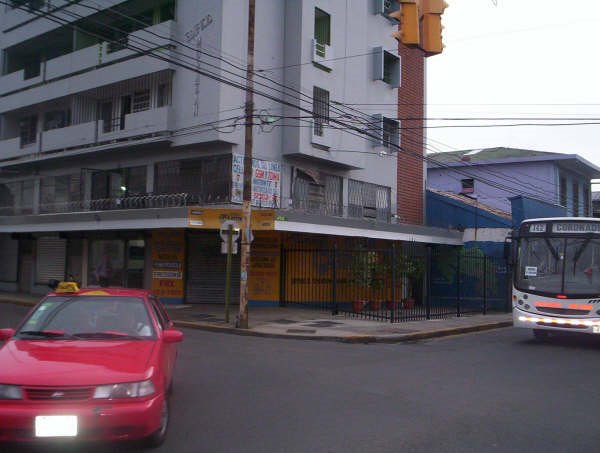 Edificio Ave.7 cll.5 Yo vivi aqui by ilulissat