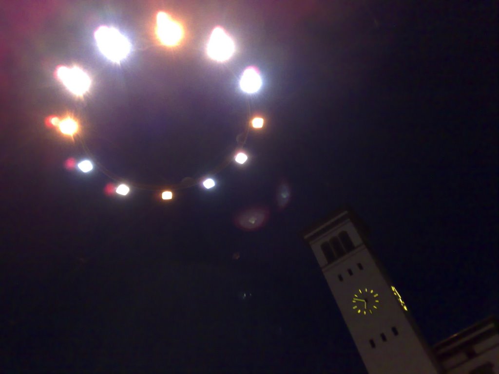 Willy Brandt Platz Kirche und Ufo Lampe 2007 by Truditru