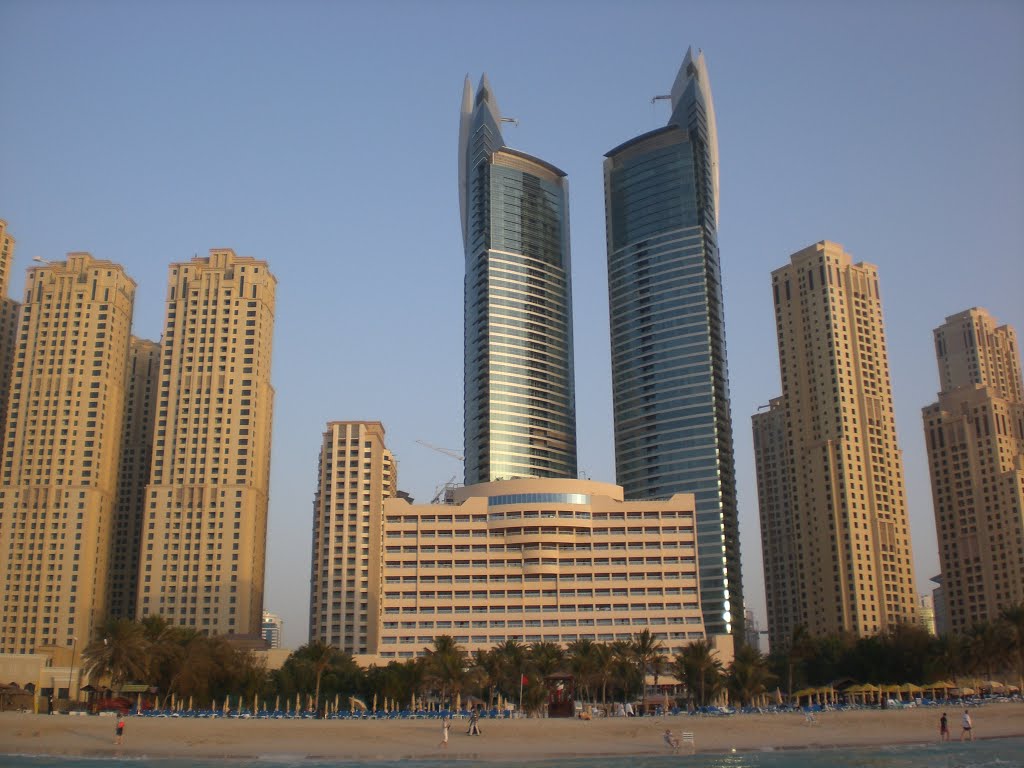 Oasis Beach Hotel and Towers by bigg_daddy