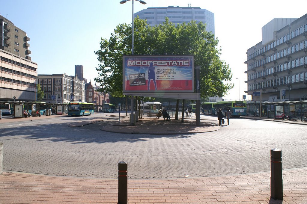 Utrecht CS streekbusstaion by jen_pet