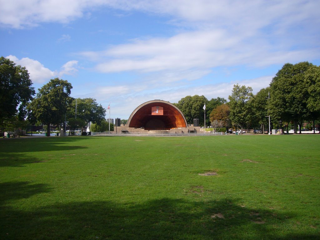 Boston, the Hatch Shell (05.08.2008) by Bogdan Tapu