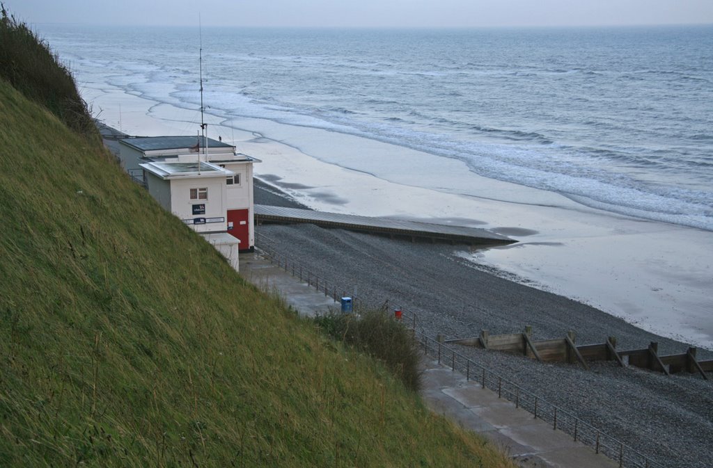 Lifeboat house by Simon c