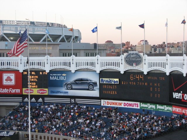 Yankee stadium by Nestor Solis