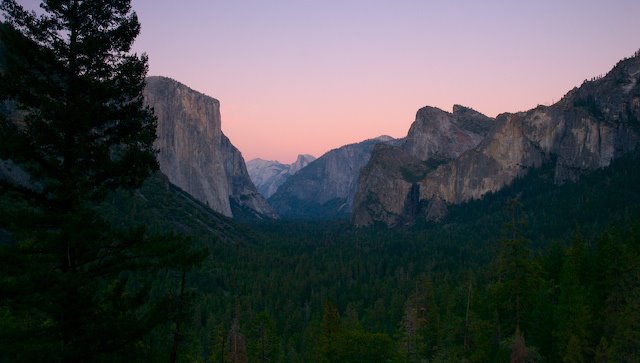 Alpenglo from Tunnel View by marktw