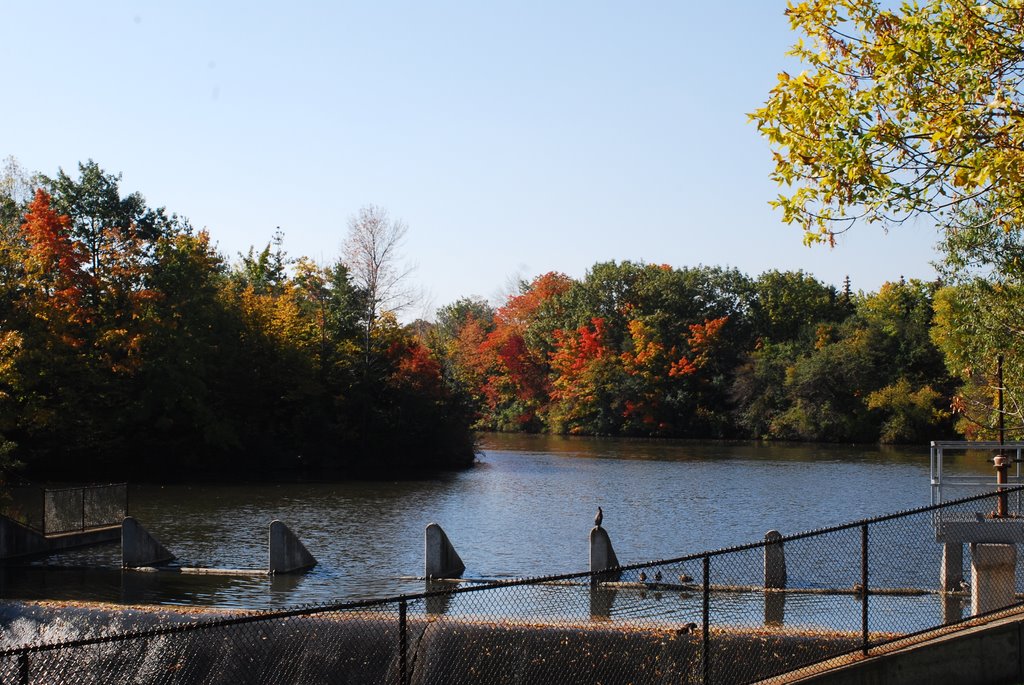 Lake Wabukayne, Mississauga, Ontario, Canada by tonferns