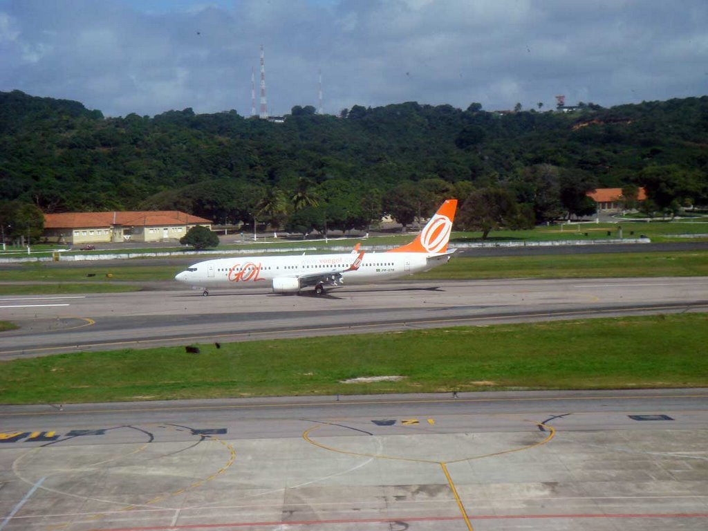 737 da GOL no aeroporto de Recife/Guararapes by Guilherme Coelho